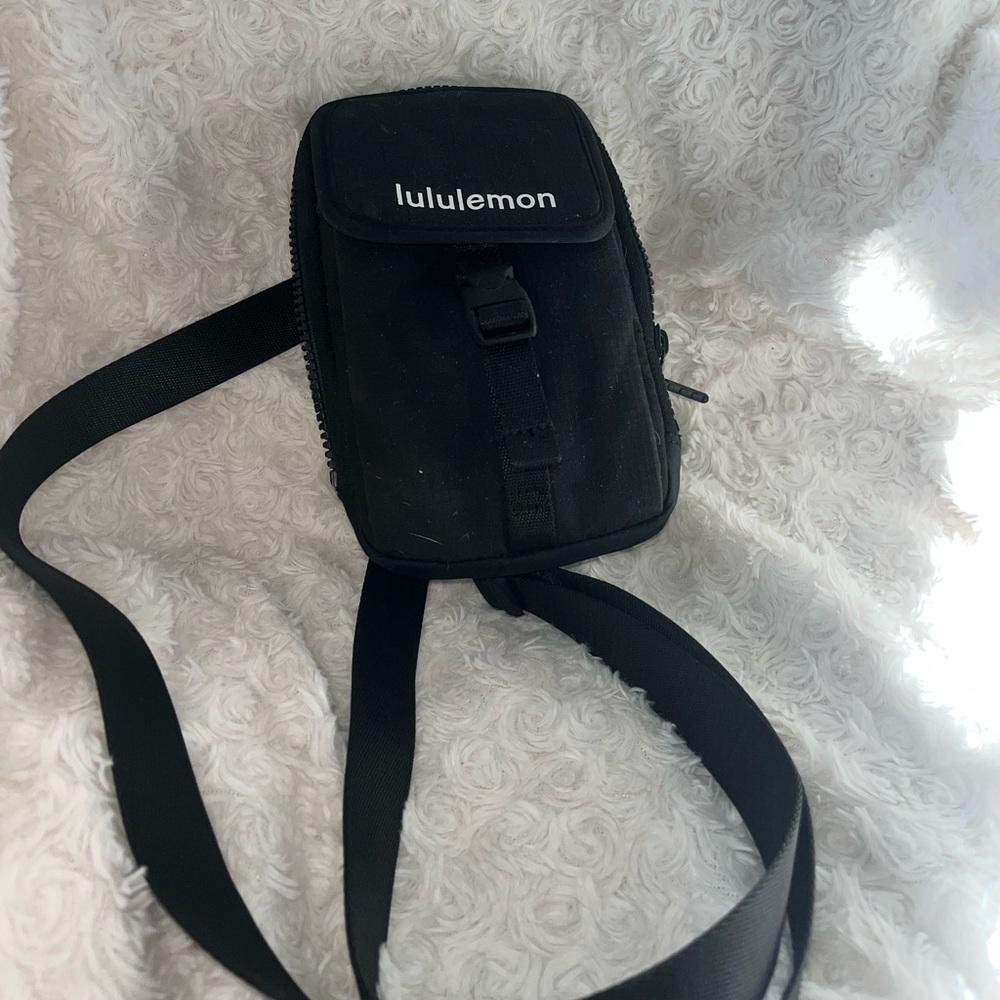 Lululemon crossbody